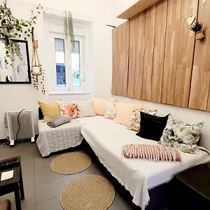 house-bairro-estrela-douro.hotels-lisbon-portugal.com/